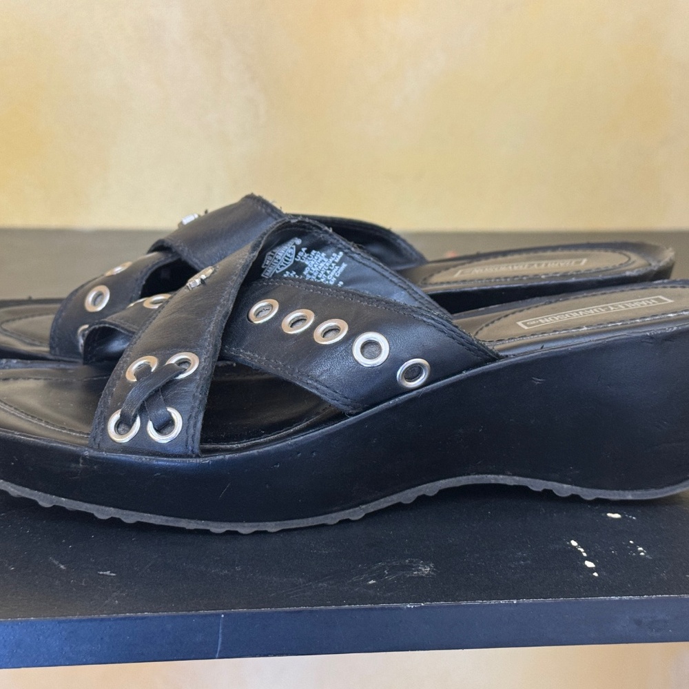 Harley Davidson Sandals Size 7 Black Strappy Wedge Heels Biker Goth Leather - Picture 6 of 12